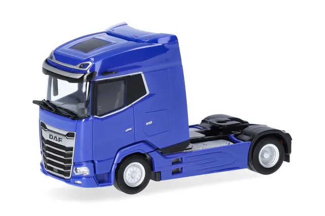 herpa-daf-xg-facelift-zugmaschine-lkw-1-87-blau-mit-kran image 1