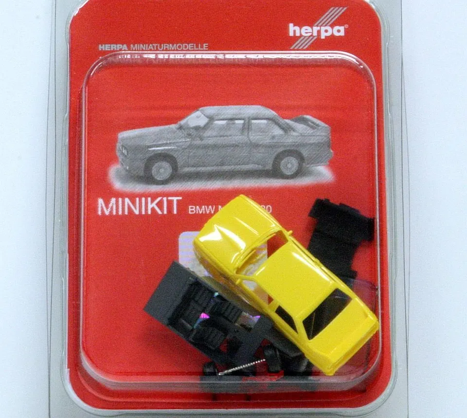 herpa-minikit-012454-002-bmw-m3-modellauto-verkehrsgelb-h0 image 1