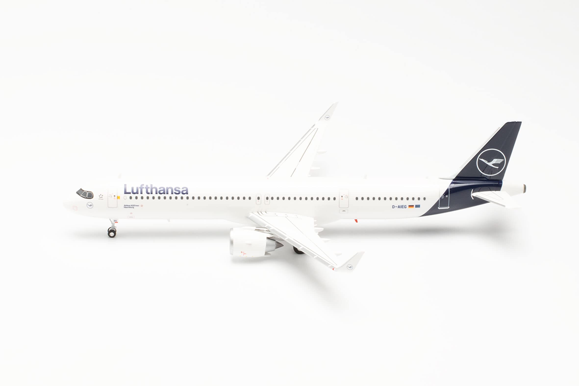 herpa-wings-airbus-a321neo-lufthansa-d-aieg-flugzeug-1-200-metall image 2