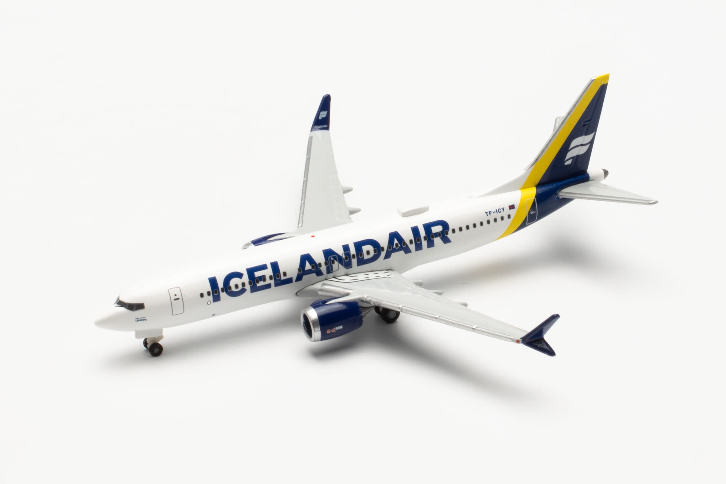 herpa-wings-boeing-737-max-8-flugzeugmodell-icelandair-1-500 image 4