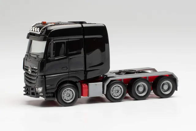 herpa-mercedes-arocs-bigspace-zugmaschine-1-87-schwarz-307734 image 1