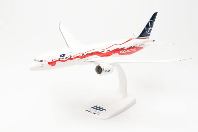 herpa-snapfit-boeing-787-9-lot-flugzeugmodell-1-200 image 1