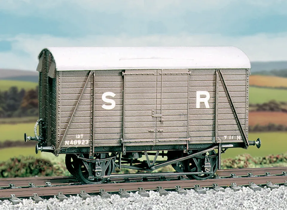 peco-parkside-pc594-sr-box-van-g-terwagen-bausatz-oo-ho image 1