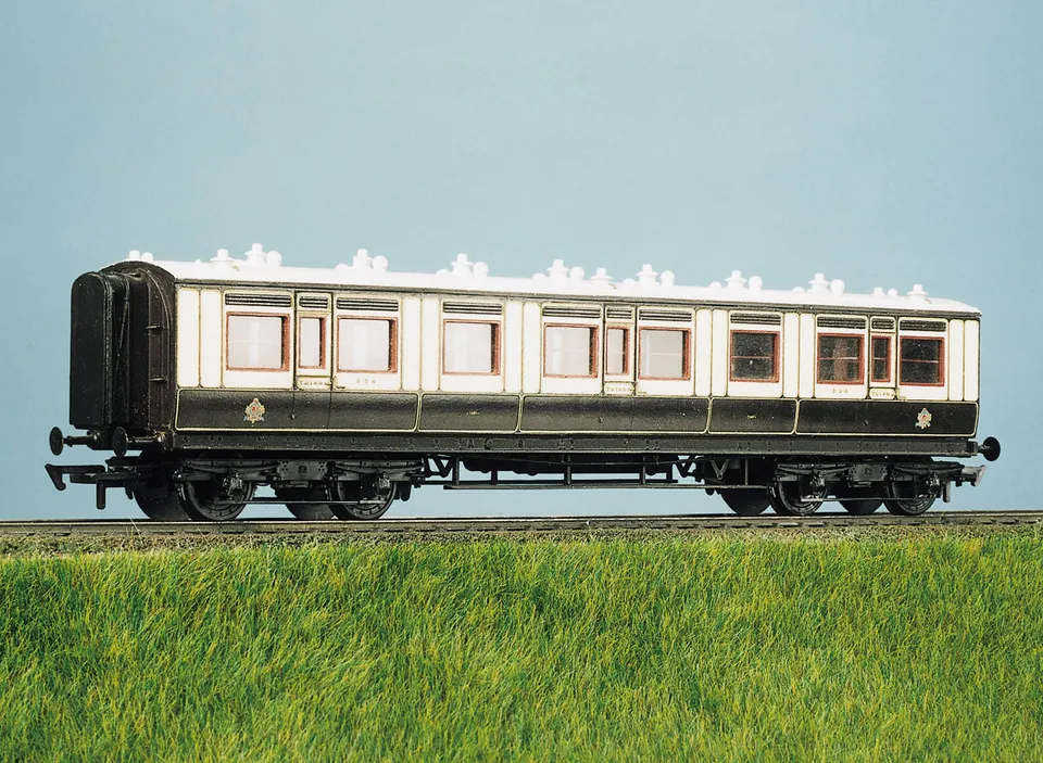 peco-parkside-pc730-oo-ho-personenwagen-bausatz-lms-3-klasse image 1