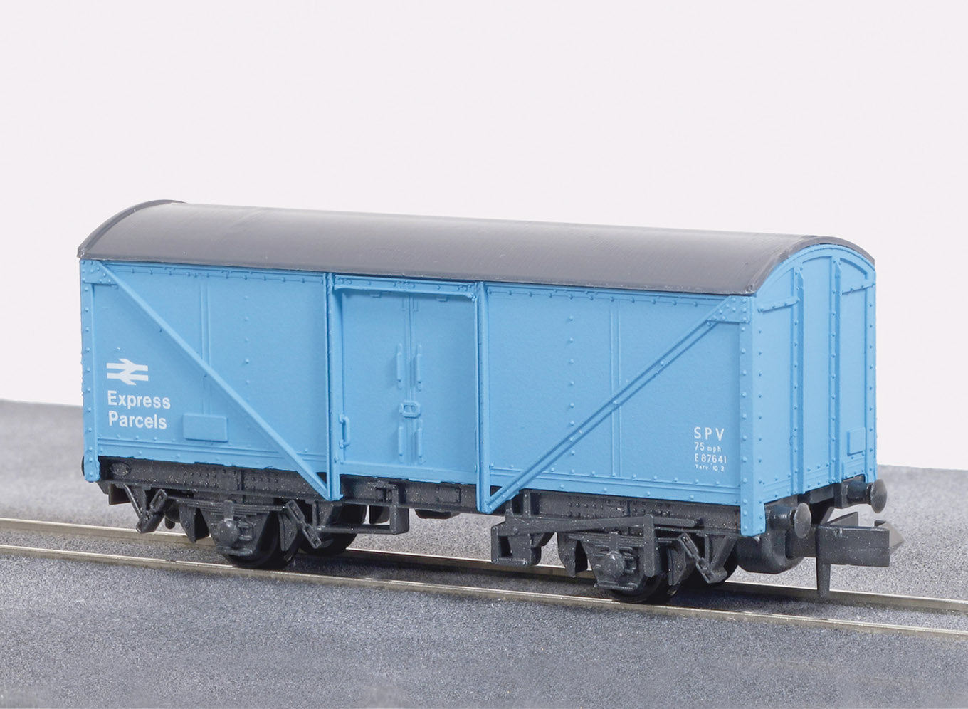 peco-nr9b-parcels-van-br-g-terwagen-spur-n image 1