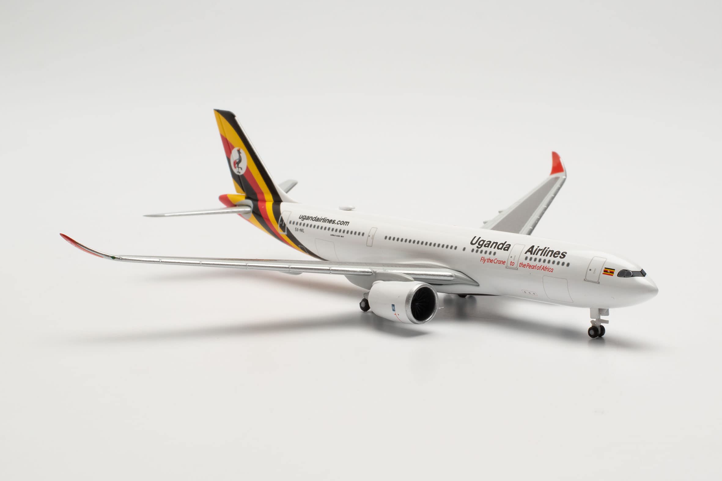 herpa-wings-airbus-a330-800neo-flugzeugmodell-uganda-airlines-5x-nil image 5