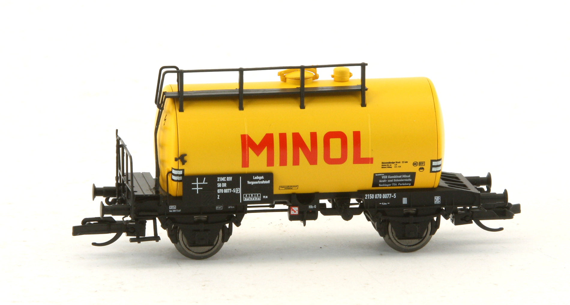 saxonia-g-terwagen-120074-deutz-minol-kesselwagen-tt-gelb image 1