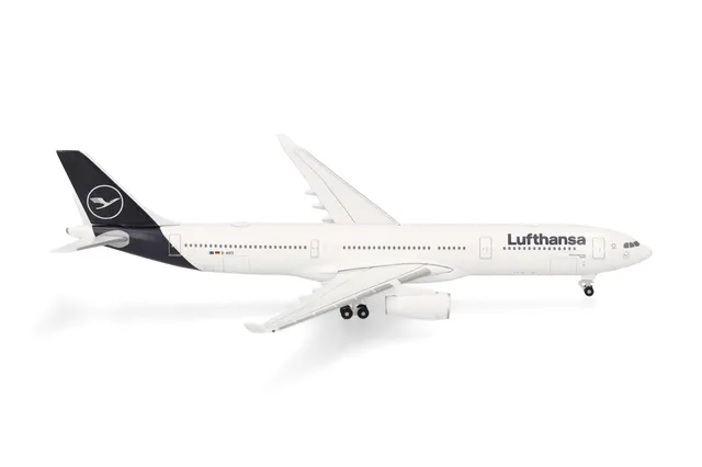 herpa-wings-lufthansa-airbus-a330-300-flugzeugmodell-1-500-metall image 1