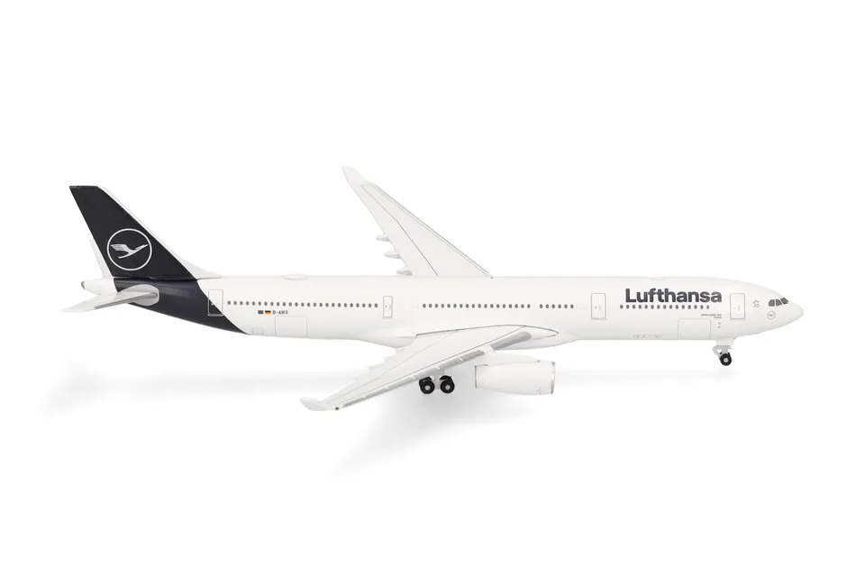 herpa-wings-lufthansa-airbus-a330-300-flugzeugmodell-1-500-metall image 1