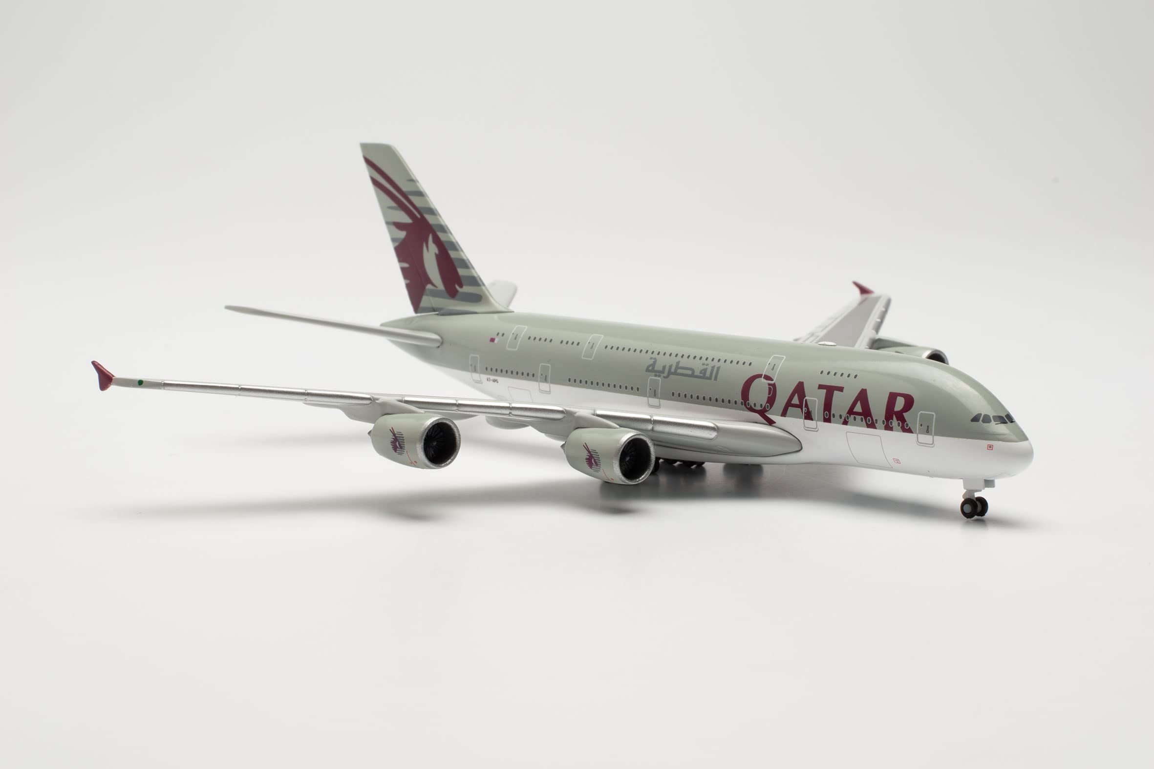 herpa-wings-airbus-a380-qatar-airways-a7-apg-1-500-metall image 5