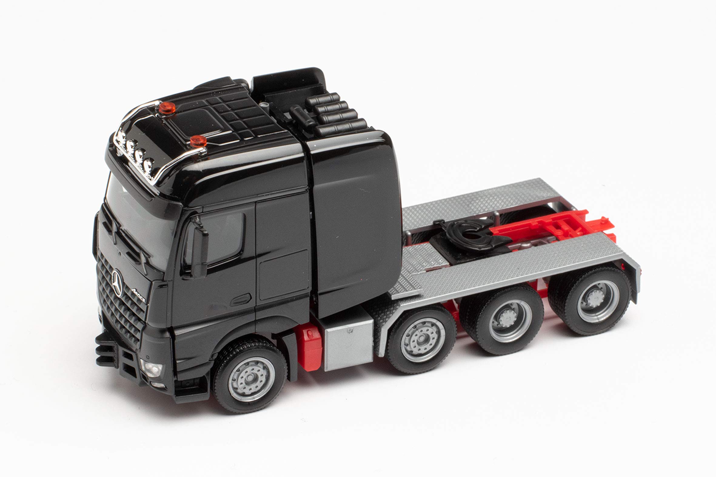 herpa-mercedes-arocs-bigspace-zugmaschine-1-87-schwarz-307734 image 3