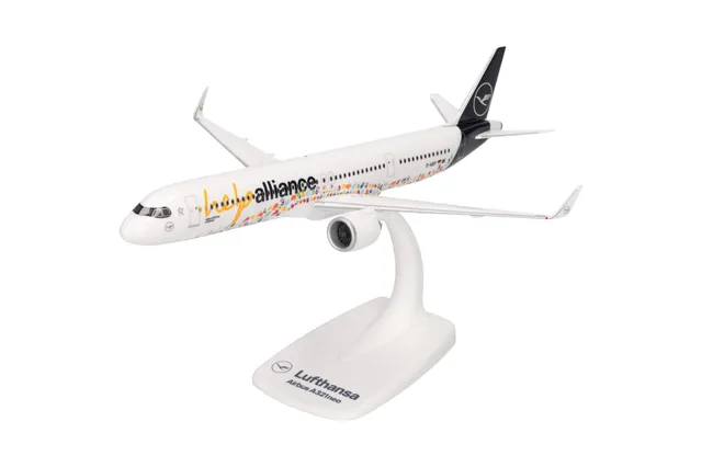 herpa-snapfit-lufthansa-a321neo-help-alliance-1-200-mit-fu image 1