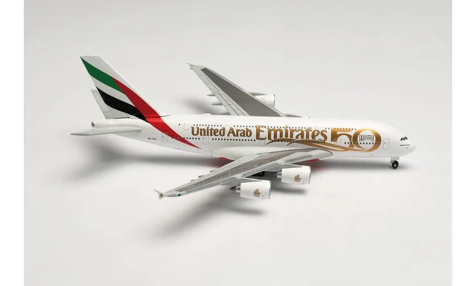 herpa-wings-emirates-a380-flugzeugmodell-uae-50th-a6-evg image 1