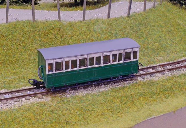 peco-dundas-dm64-personenwagen-bausatz-oo-9-4-teilig image 1