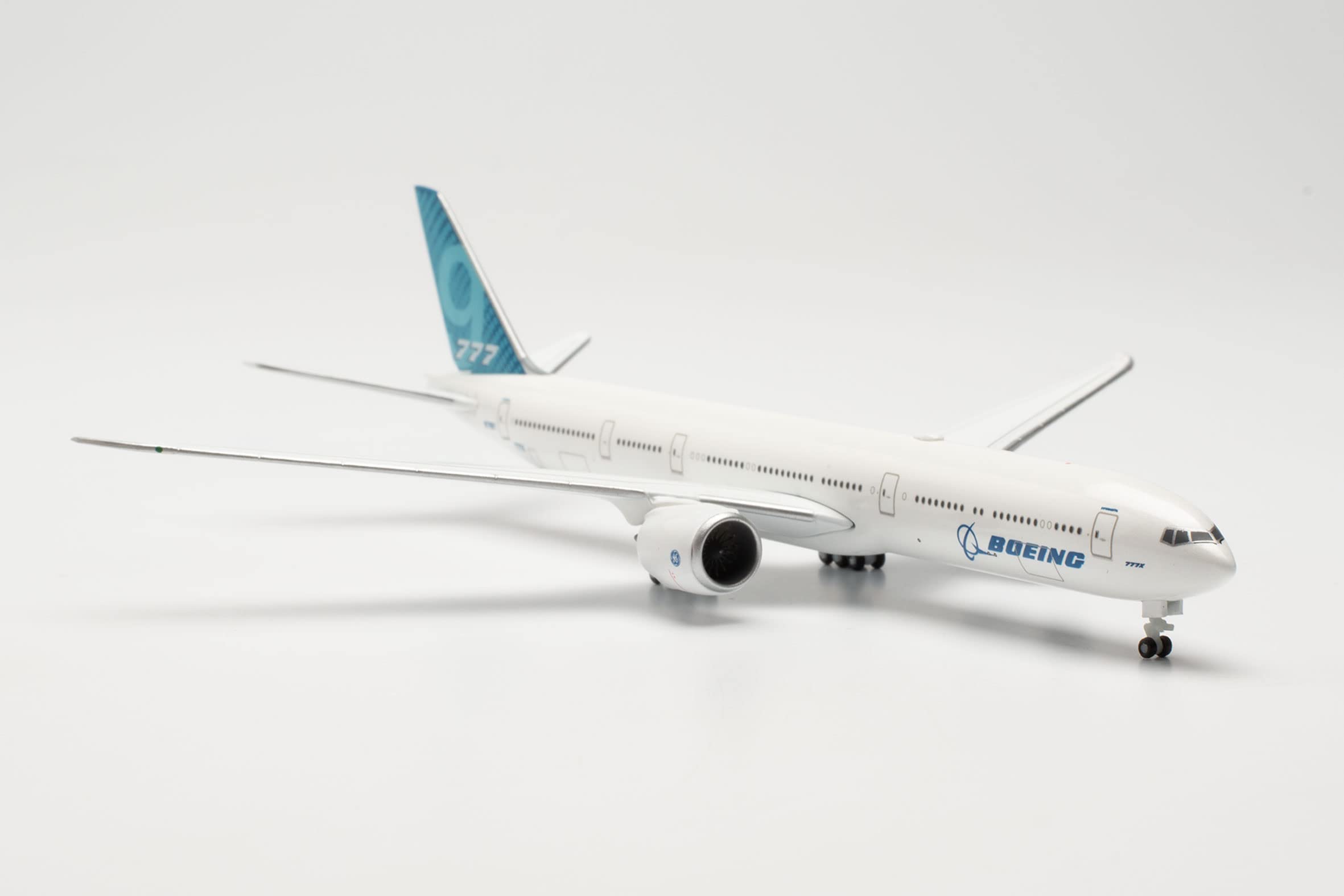 herpa-wings-boeing-777-9-n779xy-flugzeugmodell-1-500-metall image 5