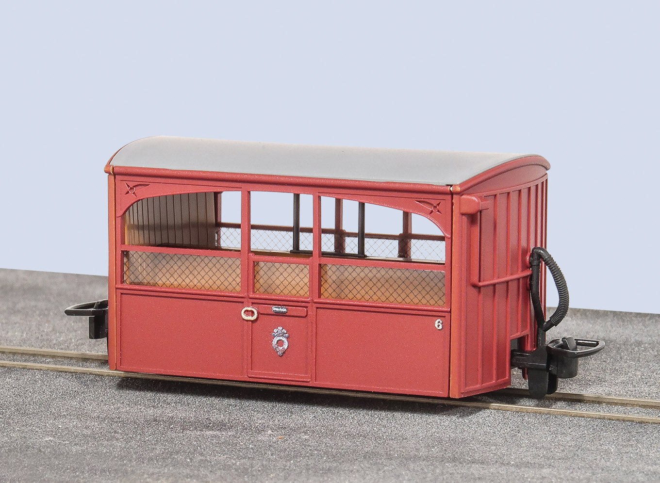 peco-gr-563-bug-box-personenwagen-oo-9-zoo-car-rot image 1