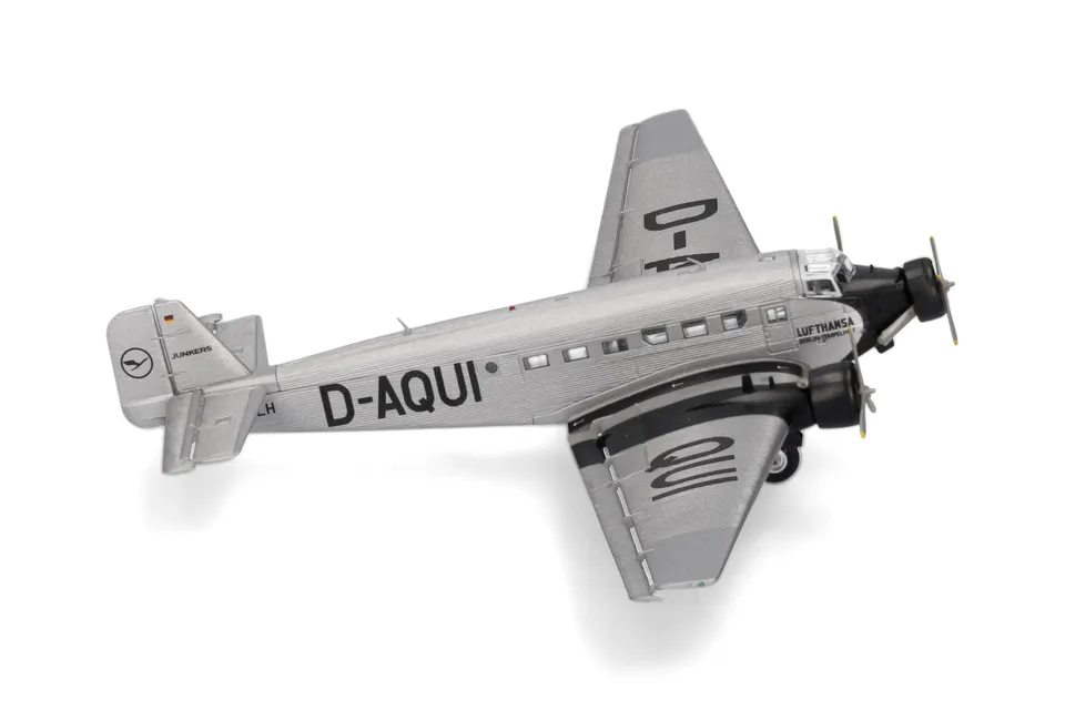 herpa-wings-lufthansa-junkers-ju-52-modellflugzeug-1-160 image 1