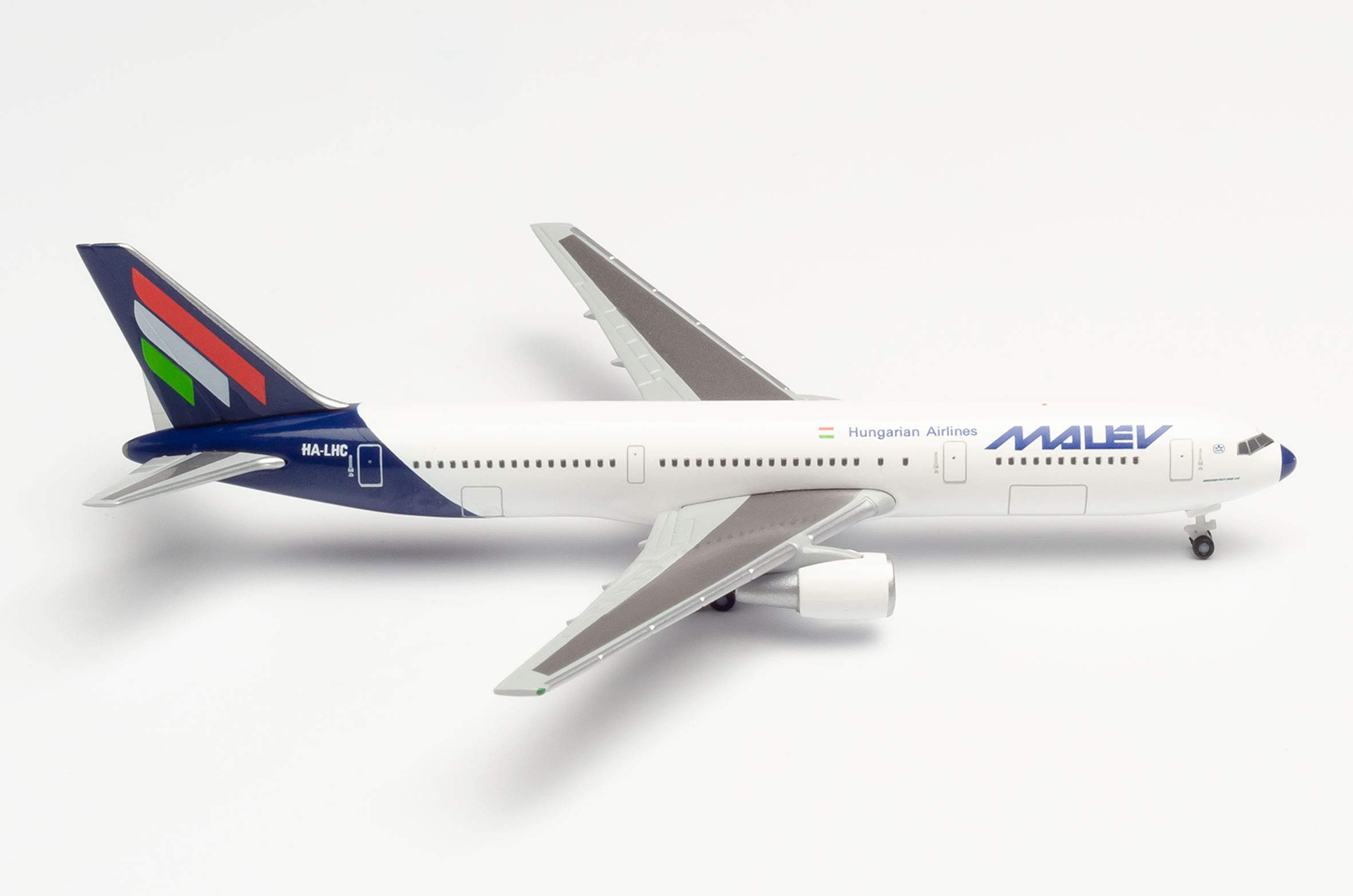 herpa-wings-boeing-767-300-delta-winglets-1-500 image 7