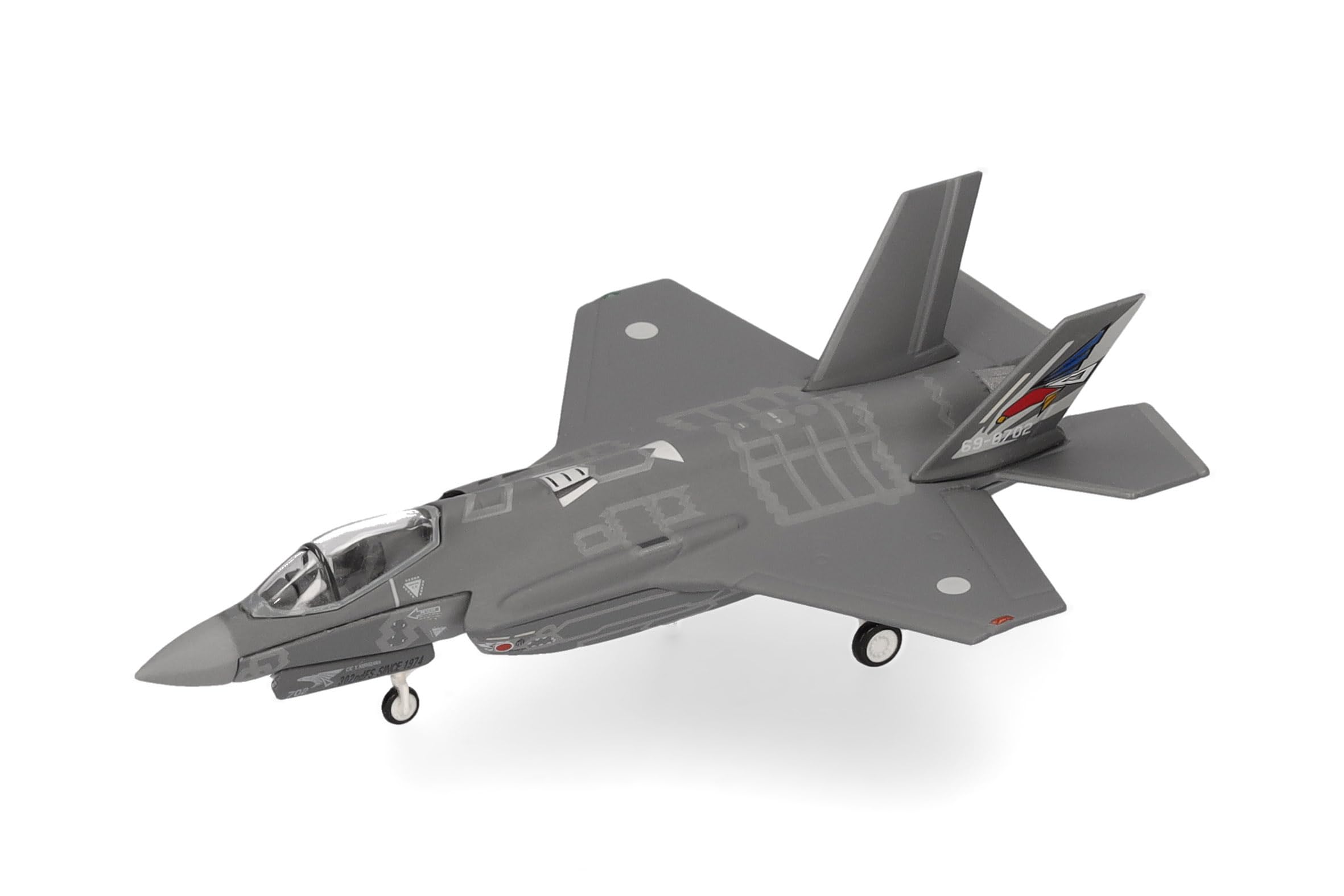 herpa-wings-f-35a-lightning-ii-jet-metall-1-200 image 4