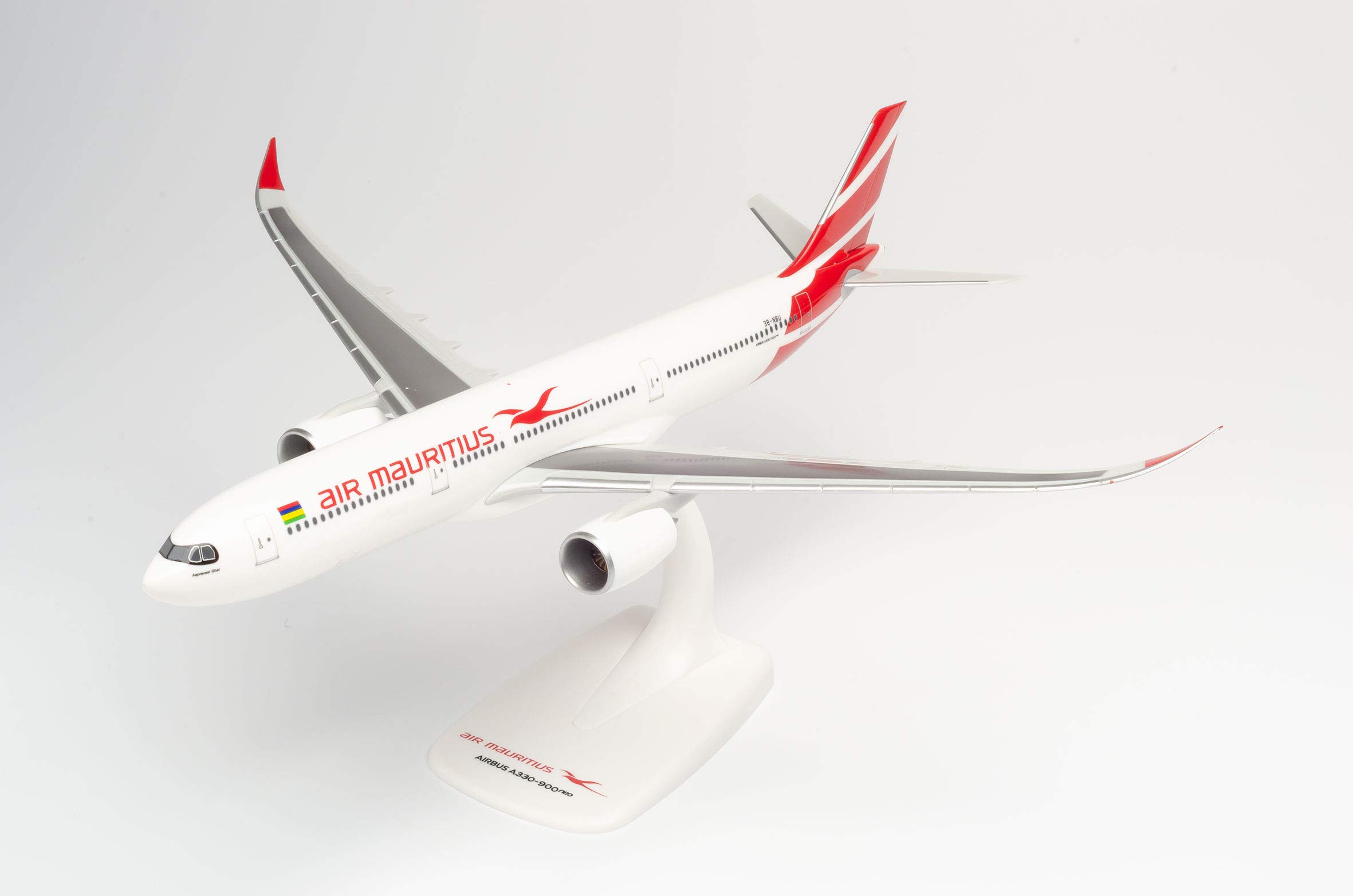 herpa-snapfit-delta-air-lines-airbus-a330-900neo-flugzeugmodell-1-200 image 8