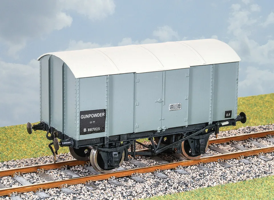 peco-parkside-ps112-lms-gunpowder-van-spur-0-bausatz image 1