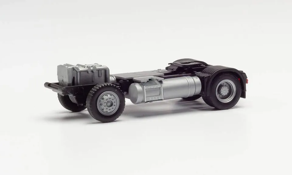 herpa-cars-trucks-volvo-fh-4x2-fahrgestell-lng-tank-2-st-ck-1-87 image 1