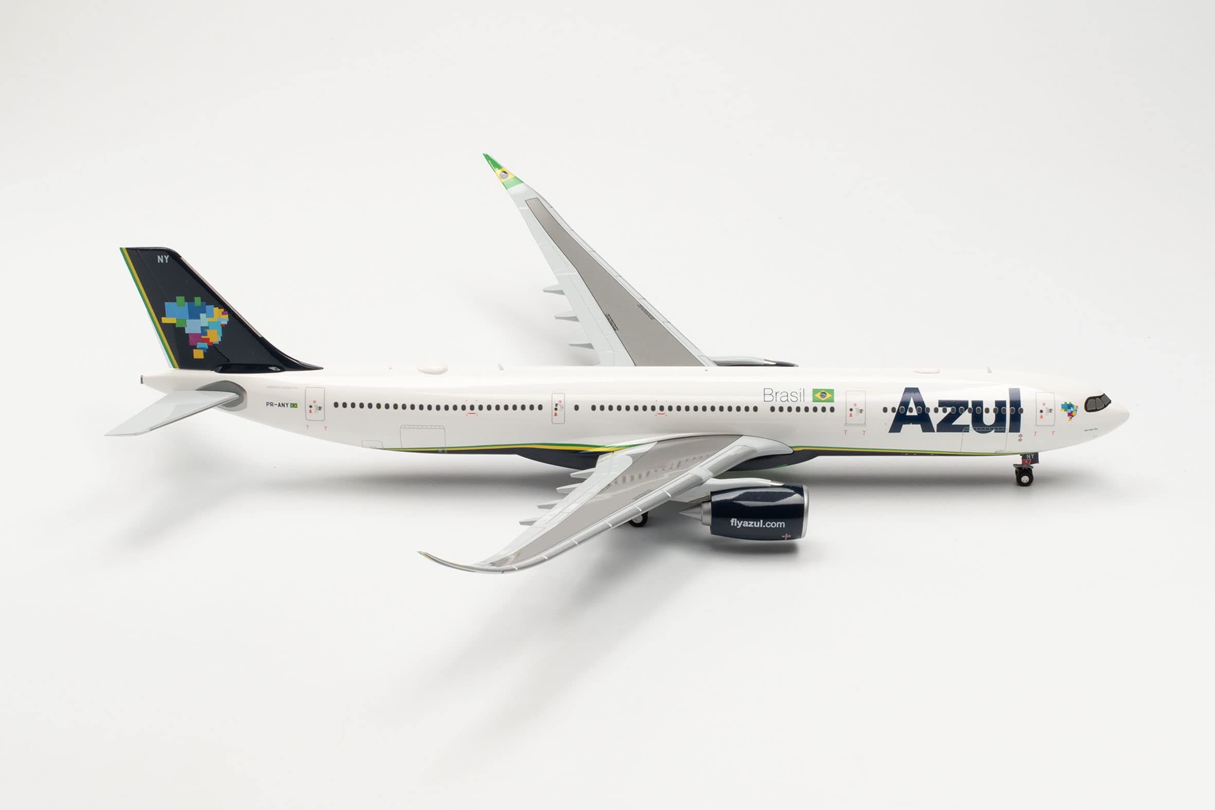herpa-wings-a330-900neo-flugzeugmodell-azul-sem-fim-1-200-kunststoff image 1