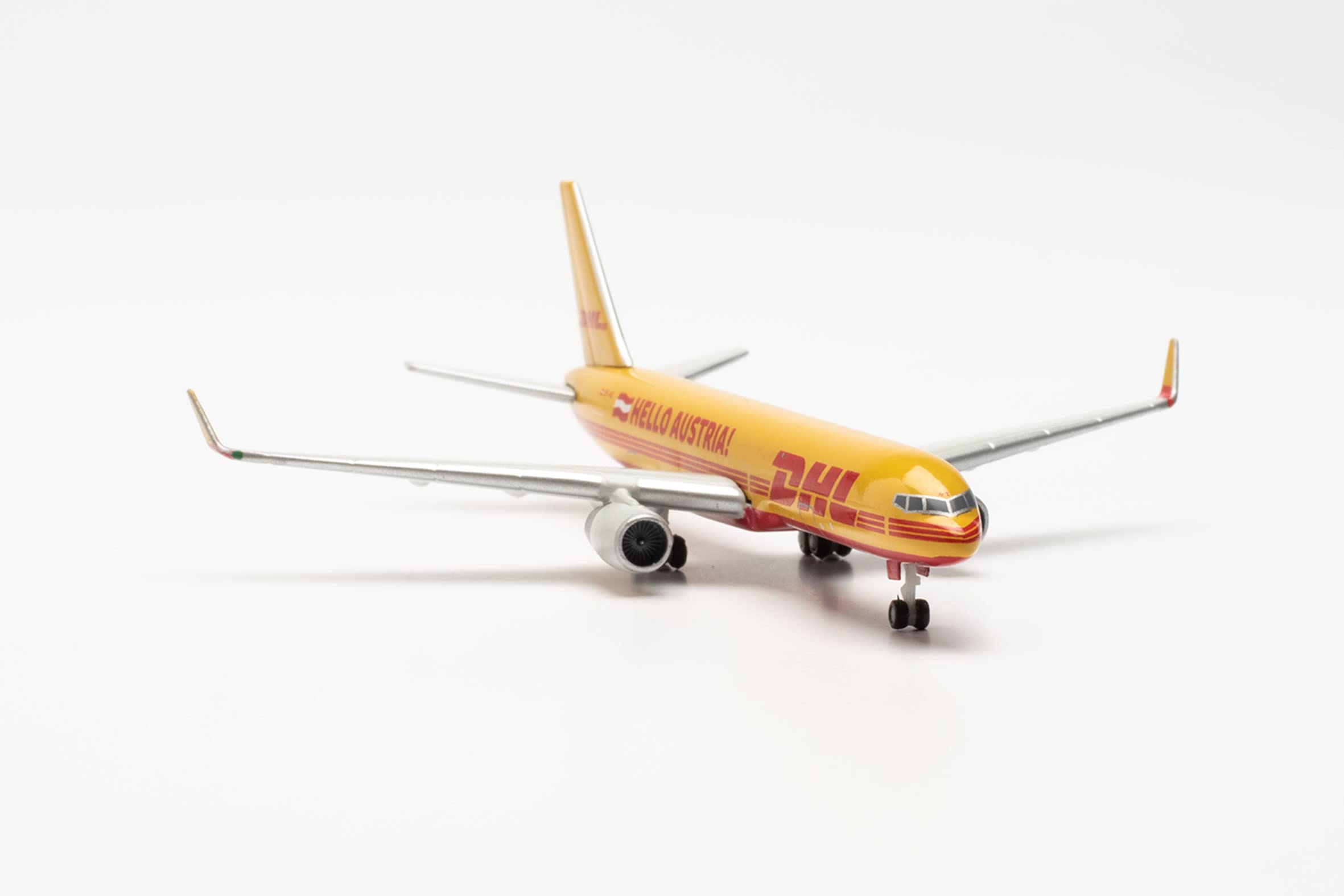 herpa-wings-boeing-757-200-dhl-air-austria-flugzeugmodell-1-500 image 5