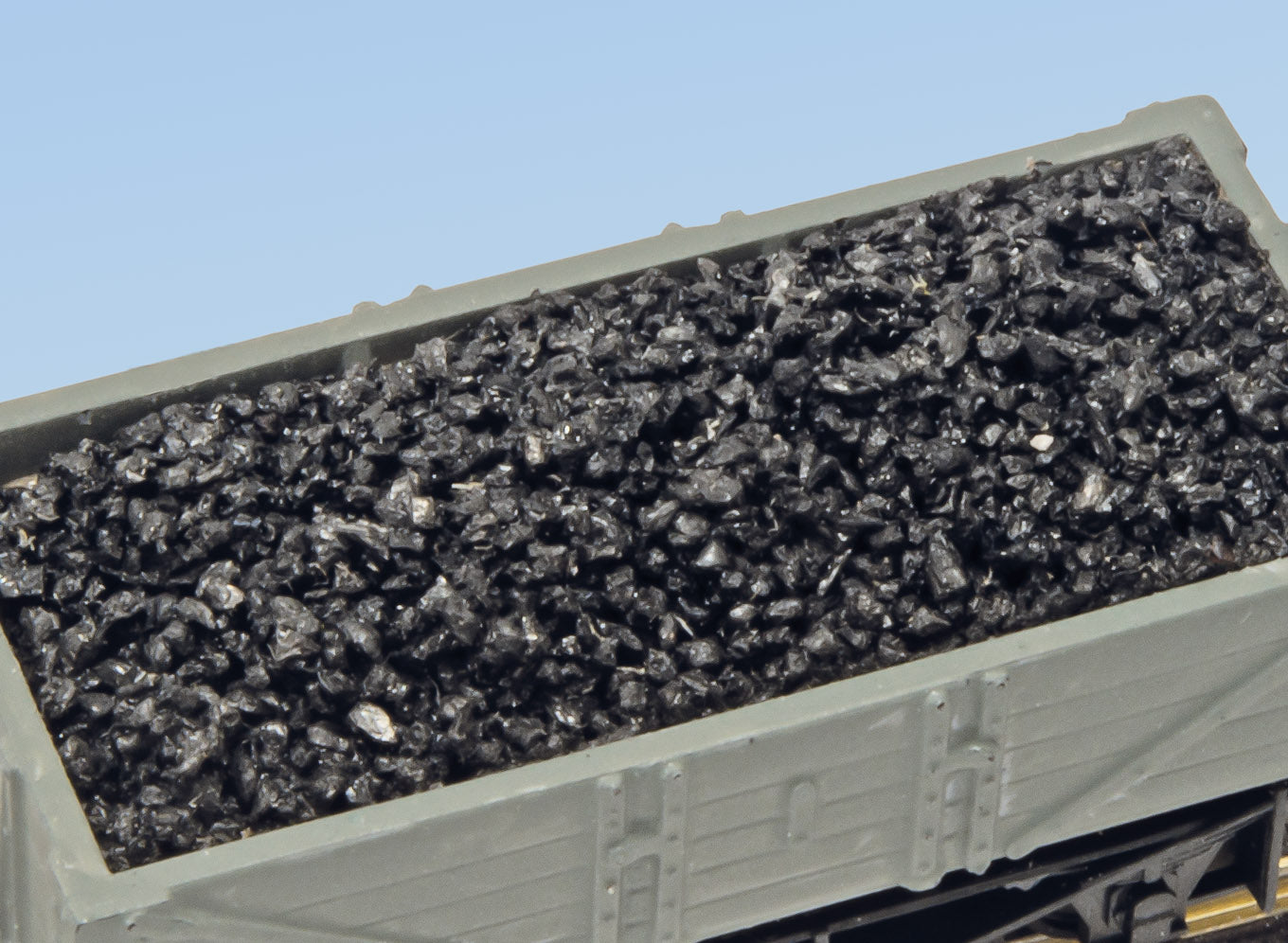peco-nr603-wagenladung-spur-n-eisenerz-6-wagen-kit image 1