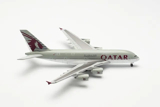 herpa-wings-airbus-a380-qatar-airways-a7-apg-1-500-metall image 1