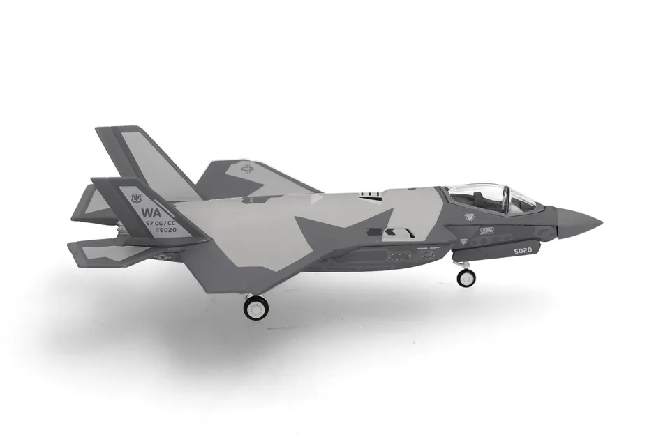 herpa-wings-f-35a-lightning-ii-u-s-air-force-1-200-metall image 1