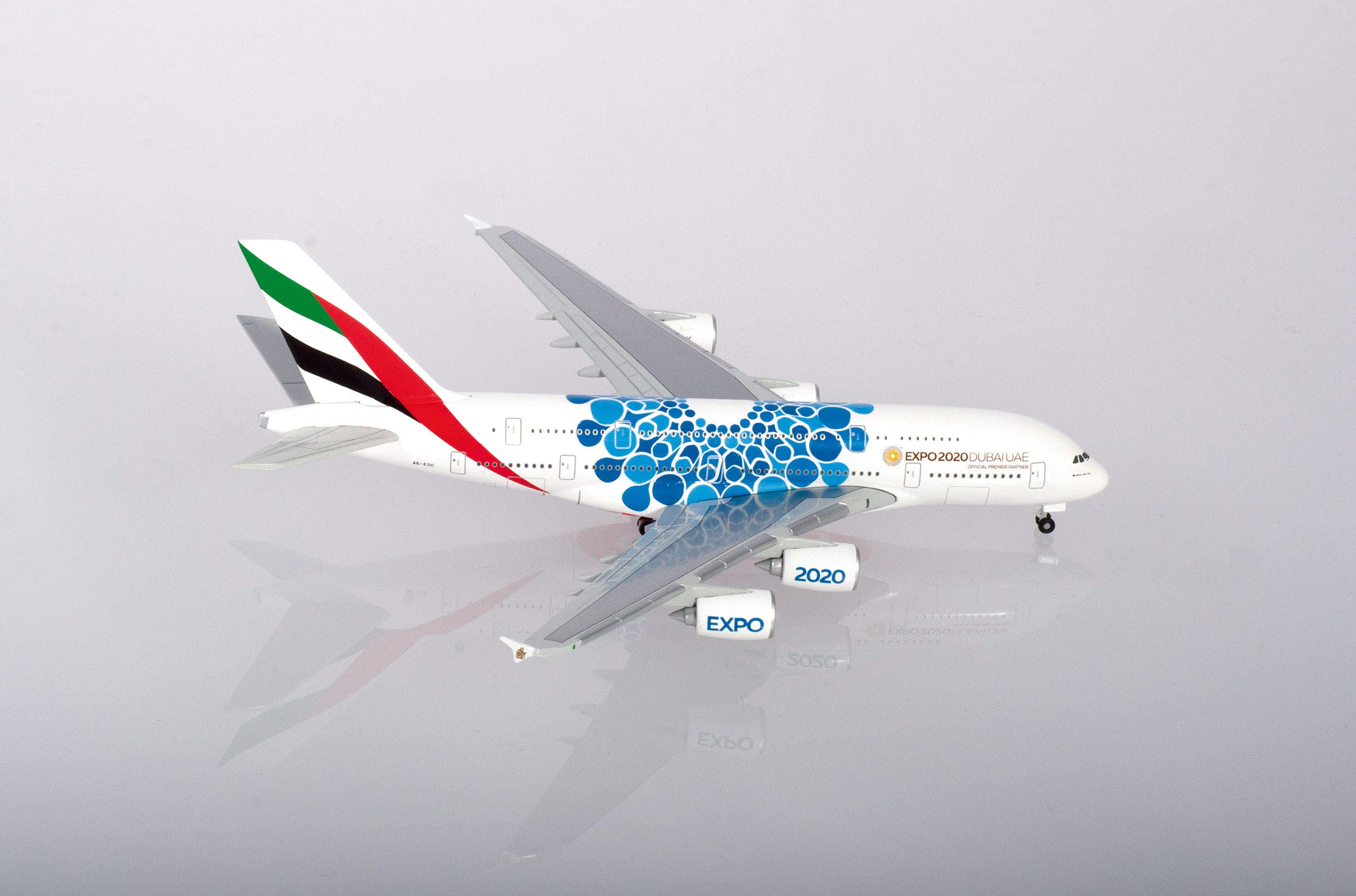 herpa-wings-airbus-a380-qatar-airways-a7-apg-1-500-metall image 8