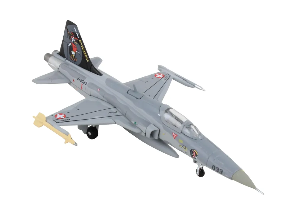 herpa-wings-f-5e-tiger-ii-flugzeugmodell-1-200-swiss image 1
