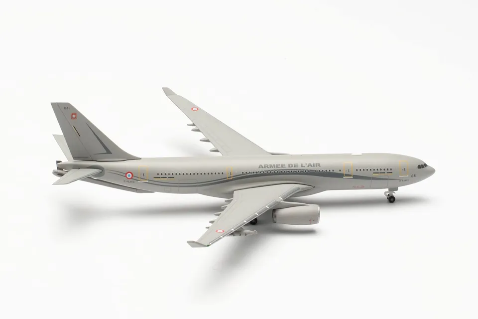 herpa-wings-airbus-a330-mrtt-flugzeugmodell-1-500-ph-nix image 1