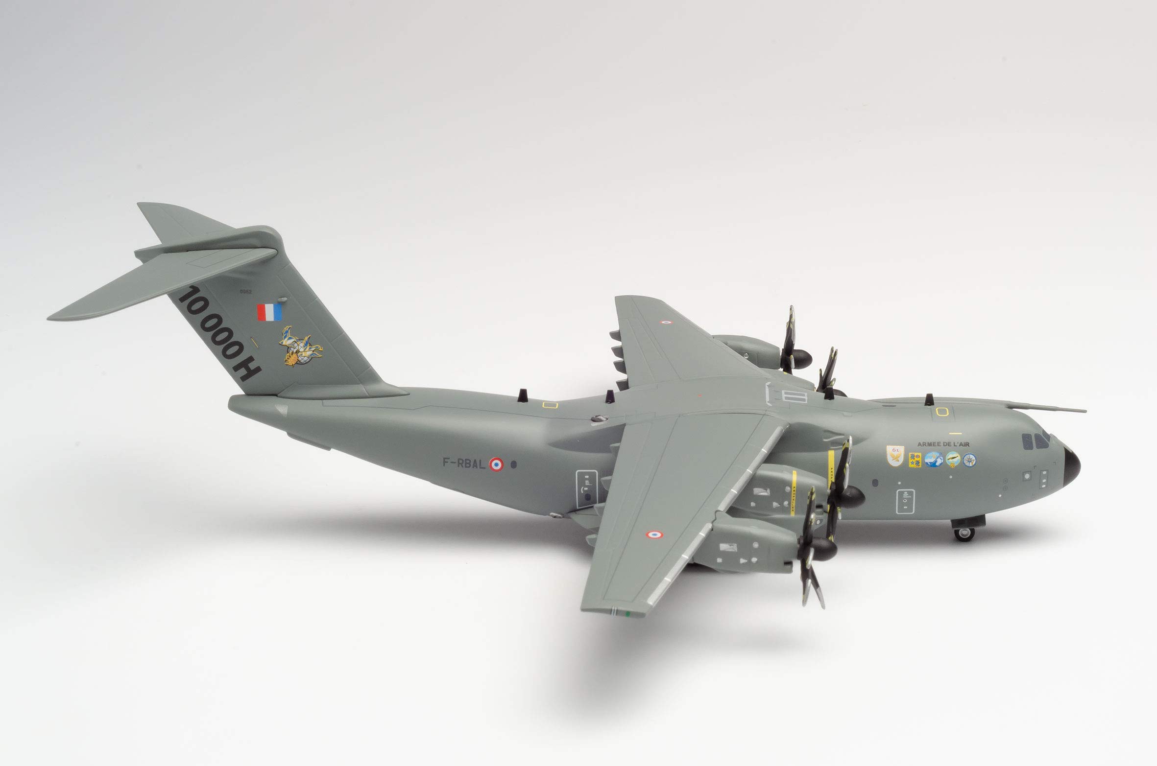 herpa-wings-a400m-atlas-flugzeugmodell-french-air-force-1-200-metall image 3