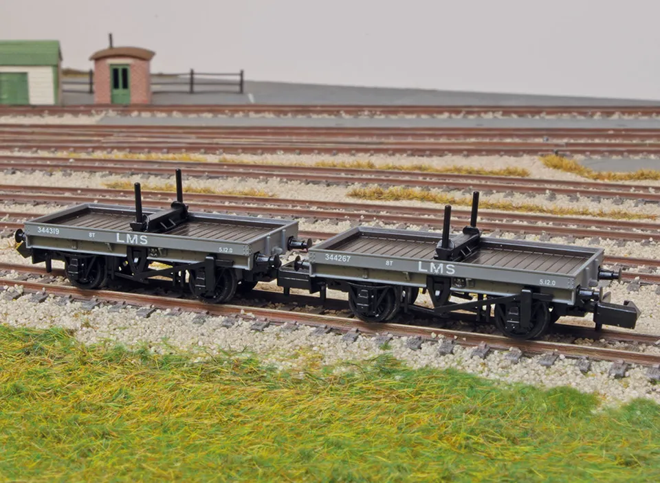 peco-nr1153m-bolster-wagon-g-terwagen-lms-grey-doppelpack image 1