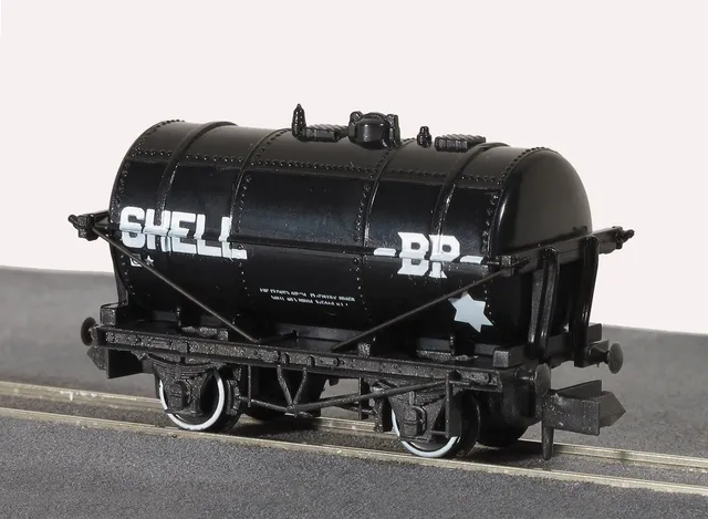 peco-nrp160-kesselwagen-spur-n-shell-bp-tank-wagon image 1