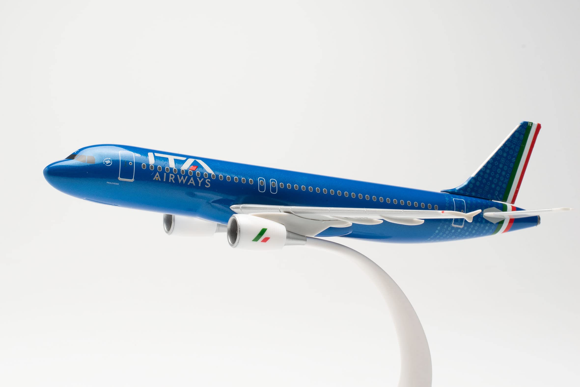 herpa-snapfit-ita-airways-airbus-a320-modellflugzeug-1-200 image 5