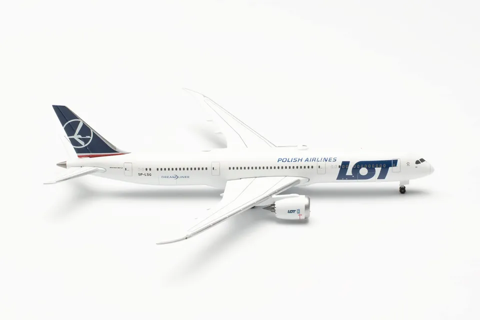 herpa-wings-boeing-787-9-flugzeugmodell-1-500-lot image 1