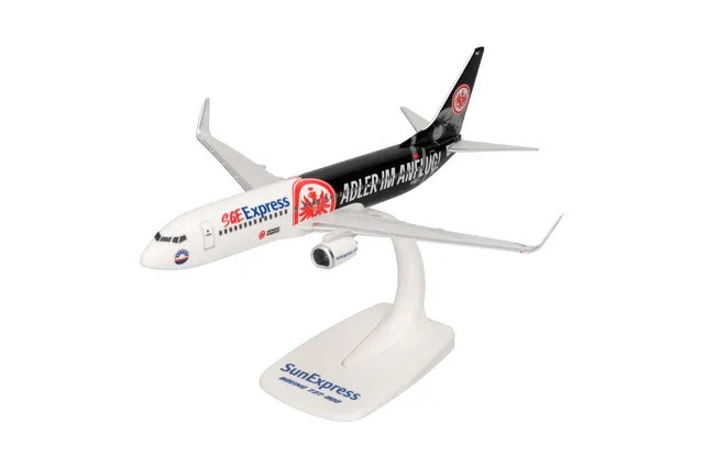 herpa-snapfit-sunexpress-boeing-737-eintracht-frankfurt-1-200 image 1