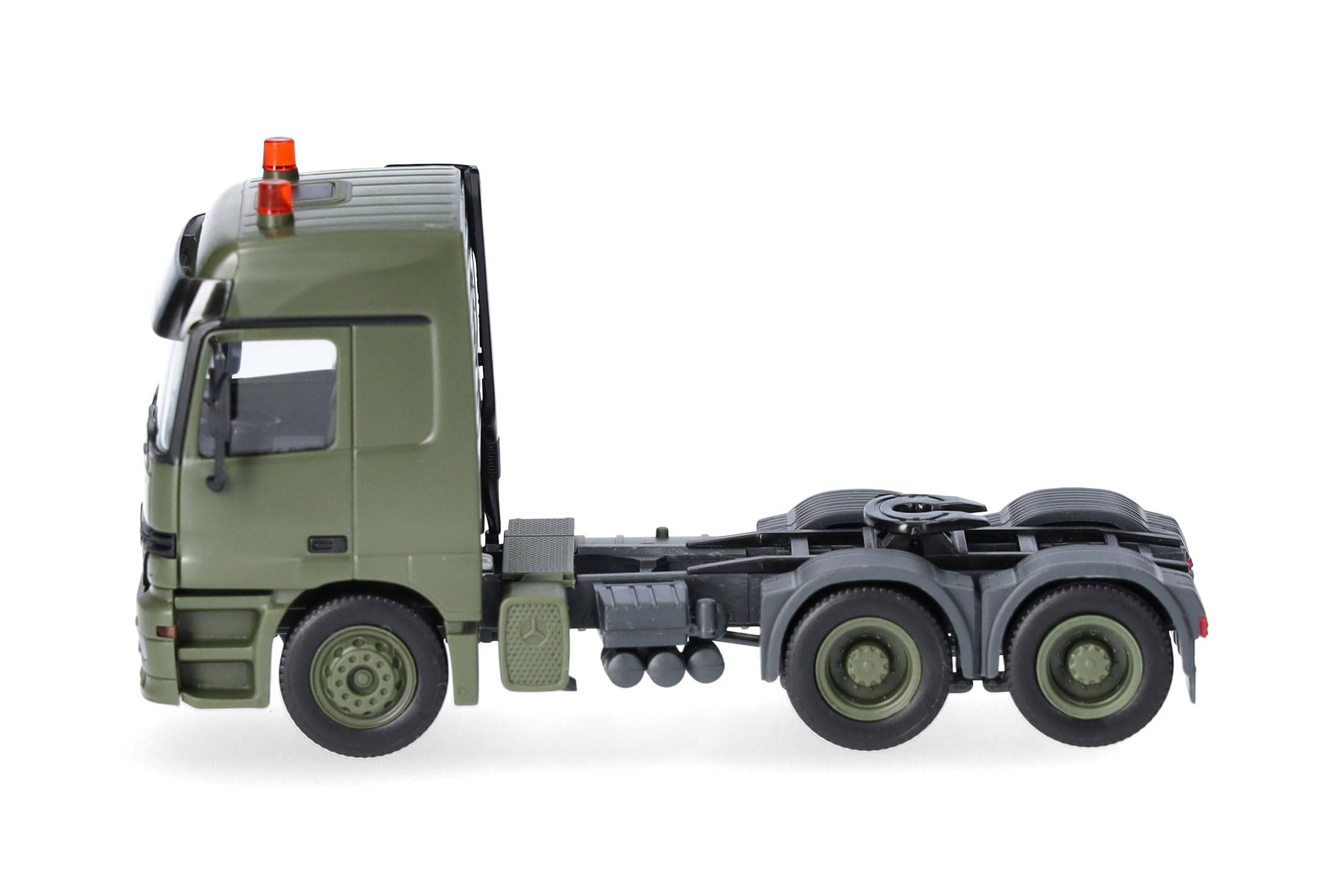 herpa-minitanks-actros-mp1-zugmaschine-1-87-olivgr-n-military image 4