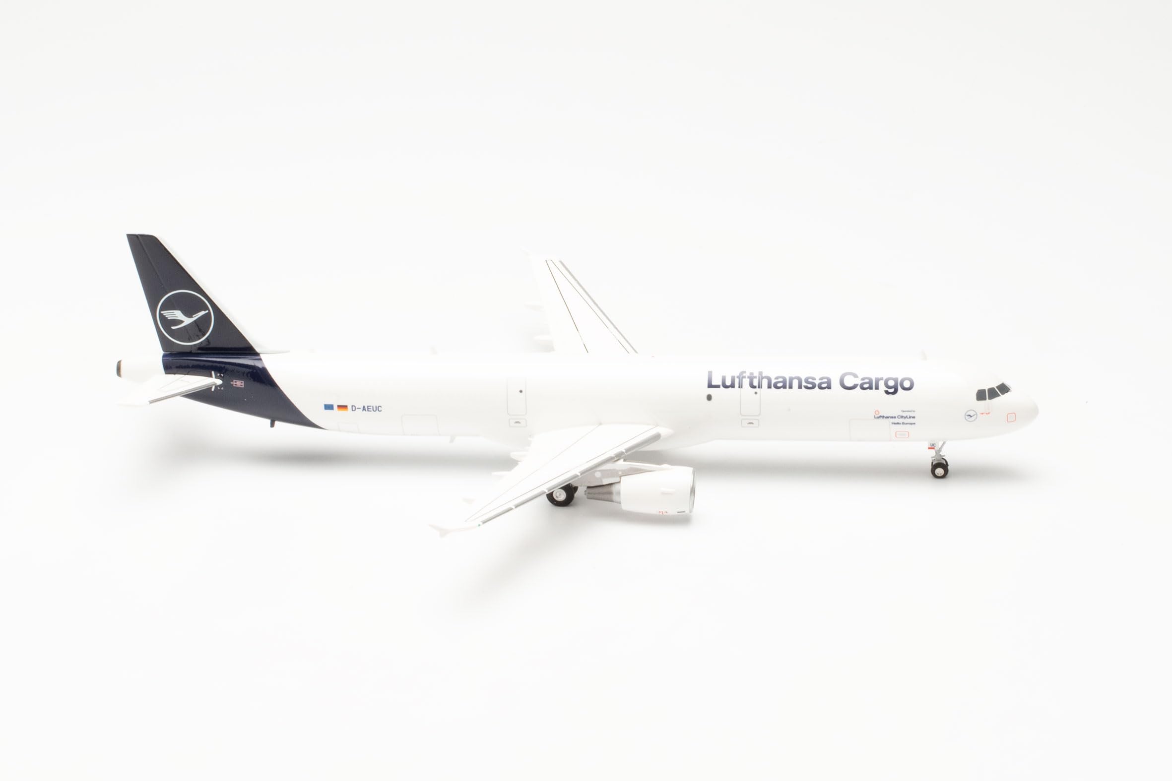 herpa-wings-lufthansa-cargo-a321p2f-d-aeuc-modellflugzeug-1-200 image 1