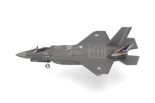 herpa-wings-f-35a-lightning-ii-jet-metall-1-200 image 7