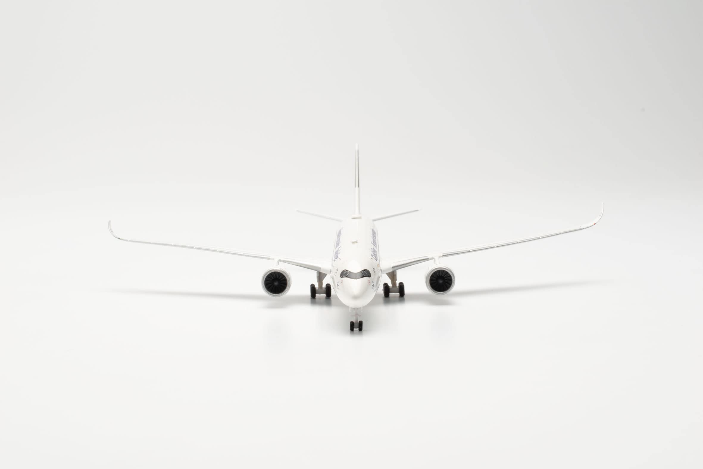 herpa-wings-airbus-a350-900-lufthansa-flugzeugmodell-1-500-metall image 5
