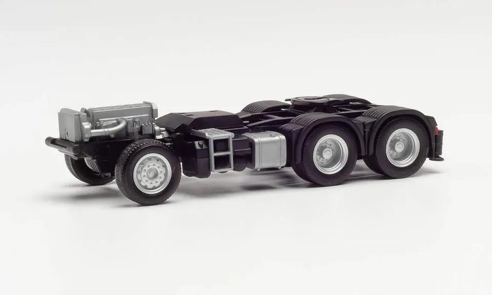 herpa-cars-trucks-mercedes-benz-6x4-fahrgestell-1-87-neu-ovp image 1