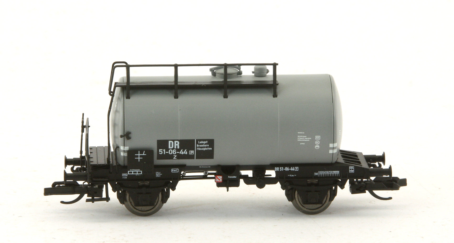 saxonia-g-terwagen-120077-deutz-kesselwagen-3er-set-dr-ep-iii-grau image 4