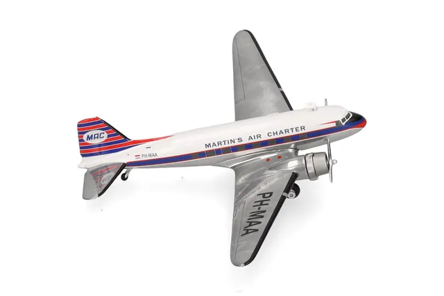 herpa-wings-douglas-dc-3-martin-s-air-modellflugzeug-1-200-metall image 1