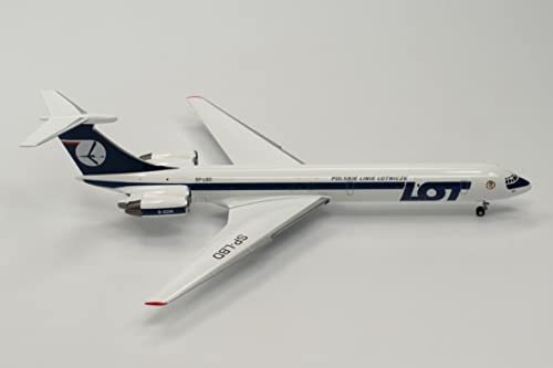 herpa-wings-il-62m-sp-lbd-flugzeugmodell-1-200-metall-lot image 7