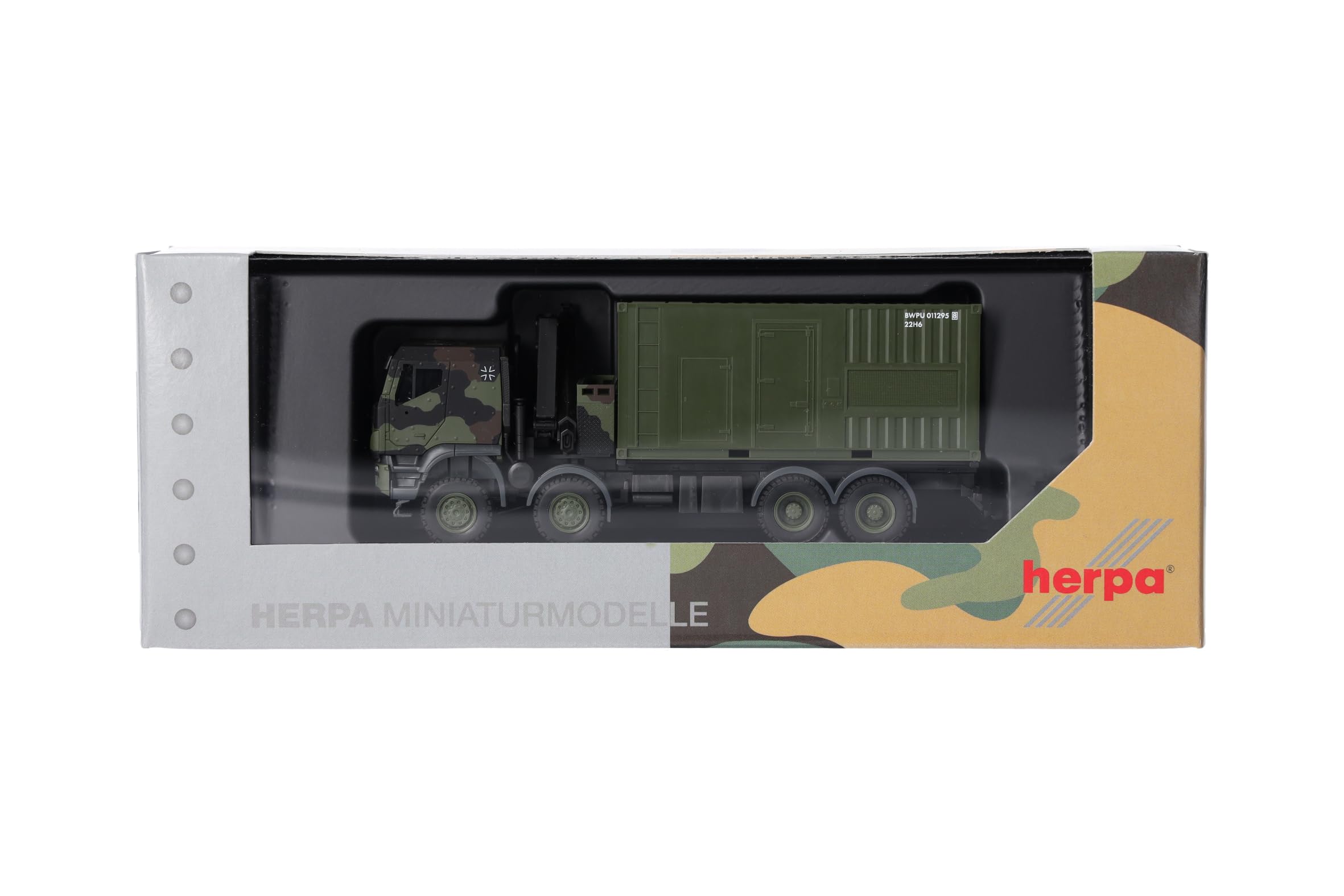 herpa-iveco-trakker-8x8-bundeswehr-modell-lkw-kran-1-87 image 5