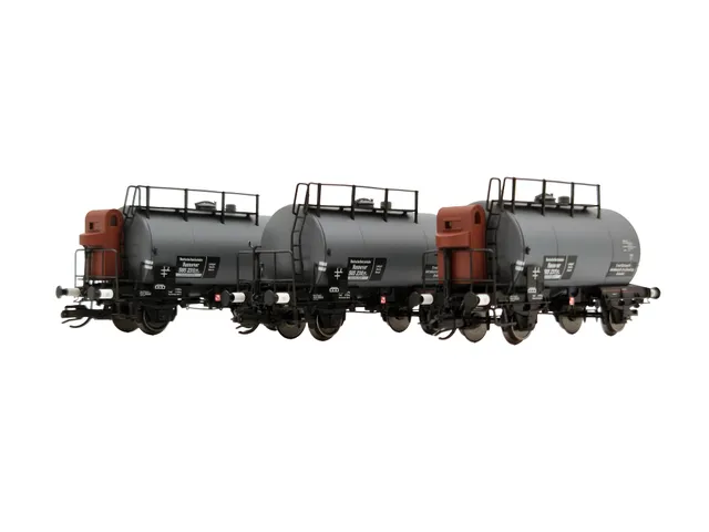 saxonia-g-terwagen-120114-2-deutz-kesselwagen-3er-set-drg-ep-ii image 1